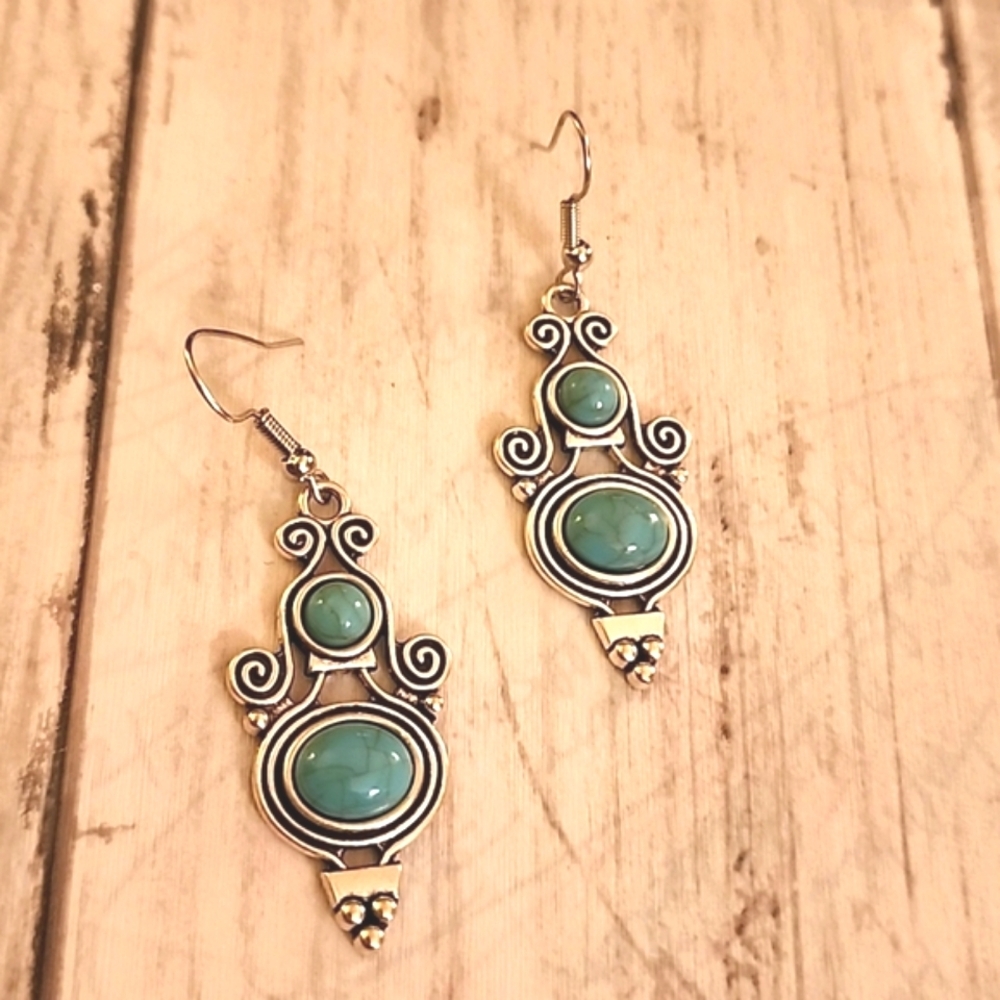 SOUTHWEST Boho Style  Simulated Turquoise Tribal Dangle Earrings EP
